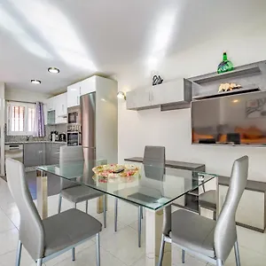 https://apartamento-en-benalmadena-29630.es-andalucia.com